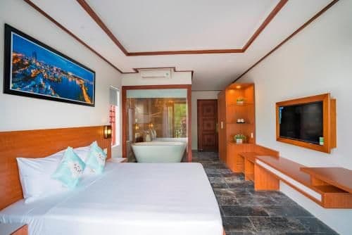 Deluxe Double Room with Pool View