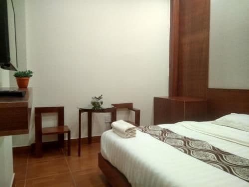 Deluxe Room (2 Adults + 1 Child)