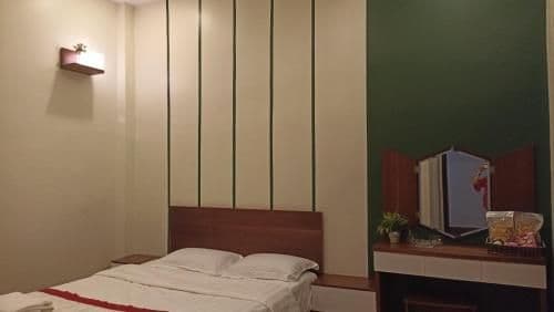 Deluxe Room (2 Adults + 1 Child)