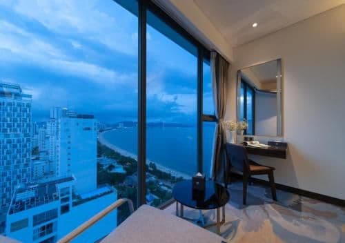 Grand Deluxe King Room Ocean View