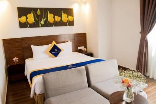 Deluxe Room (2 Adults + 1 Child)