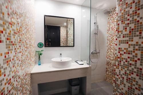 Deluxe Room (2 Adults + 1 Child)