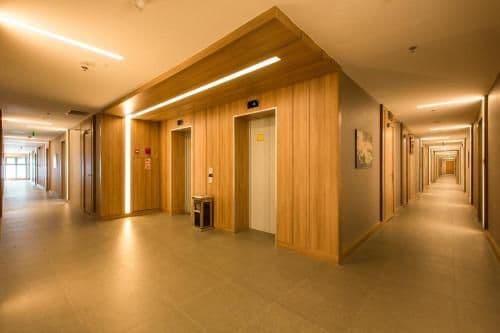 Apartment with Airport View