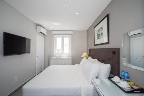 Deluxe Twin or Double (Free Minibar)