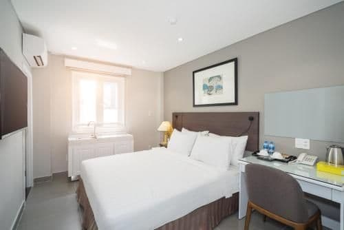 Deluxe Twin or Double (Free Minibar)