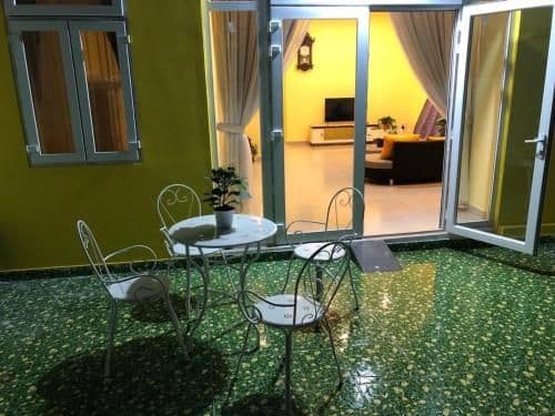 Villa with Garden View