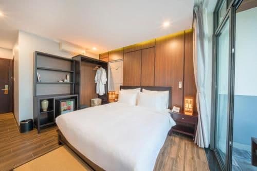 King Room with Balcony