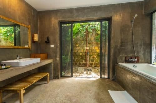 Hill Bungalow with bathtub