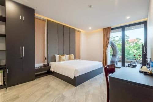 Suite with Pool View