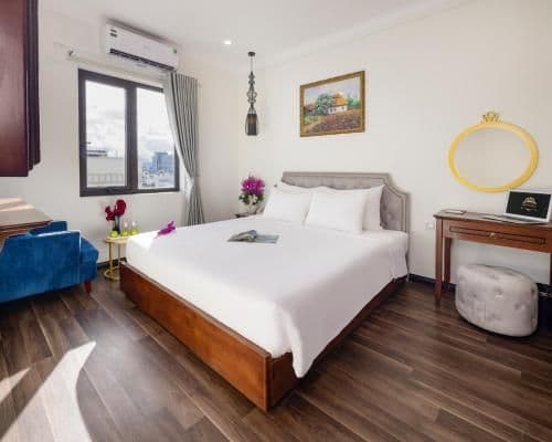 Deluxe Double Room with City View