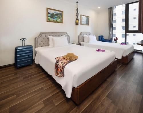 Deluxe Twin Room with Partial Sea View
