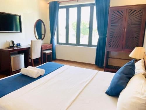 Deluxe Double Room with Window