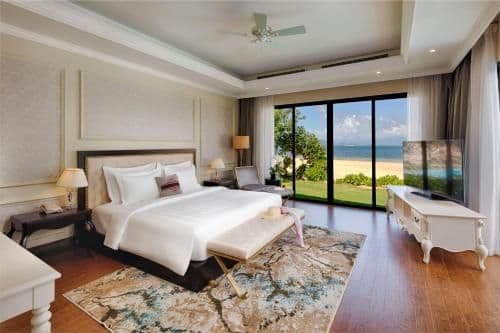 Three Bedroom Beach Front Villa - Private Pool
