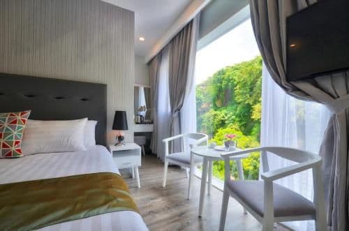Standard Queen Room