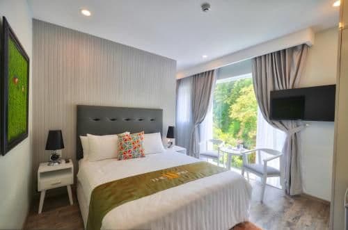 Standard Queen Room