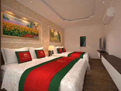 Family Suite with window