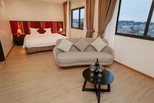 Double or Twin Room with Mountain View