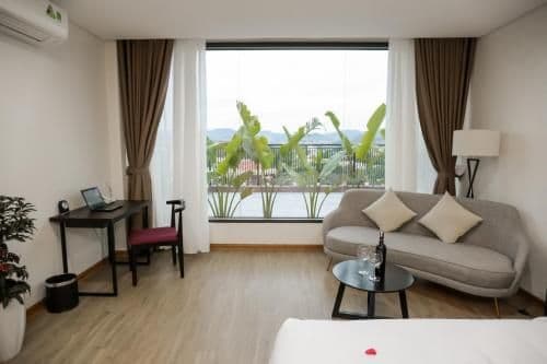 Double or Twin Room with Mountain View