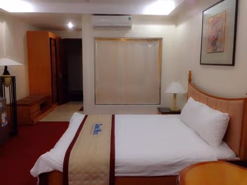 Deluxe Queen Room