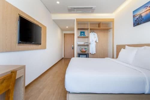 Deluxe Double Room with Balcony and Sea View