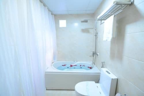 Honeymoon Suite