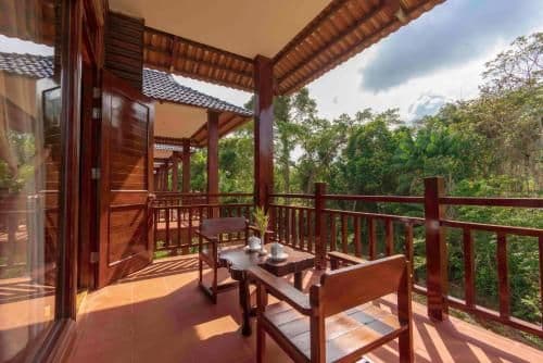Bungalow with Pool View
