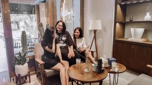 Iris Hotel1