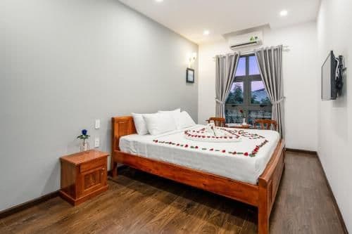 Deluxe Double or Twin Room with City View