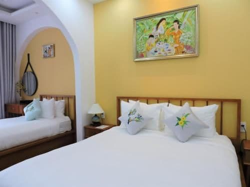 Triple Room with Balcony + Free Laundry