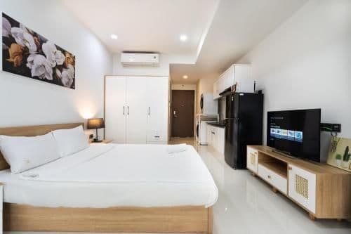 Apartment with Balcony