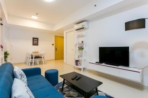 Apartment with Lake View