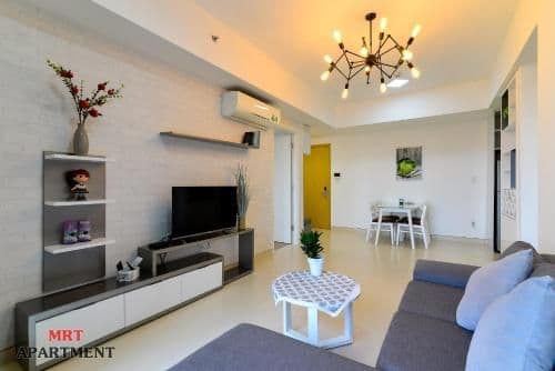 Apartment with Lake View