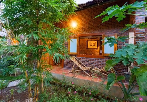 Bungalow with Patio