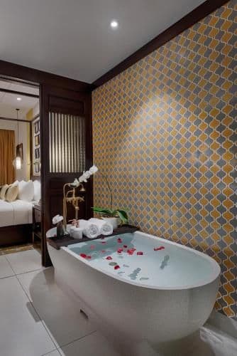 Little Suite