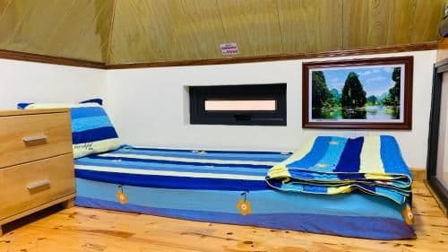 Single Bed in Mixed Dormitory Room