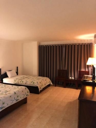 Phung Long Hotel4