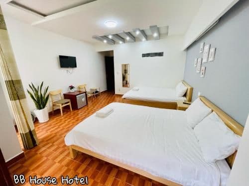Quadruple Room with Private Bathroom