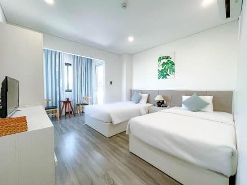 Superior Twin Room with City View