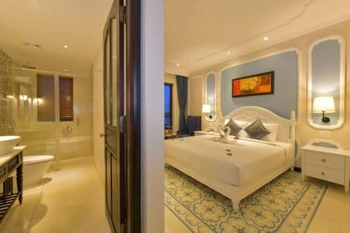 Quadruple Family Room with Balcony and City View