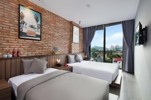 Triple Room with City View & Big Window, 01 Single & 01 King Bed