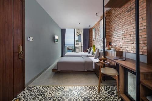 Triple Room with City View & Big Window, 01 Single & 01 King Bed