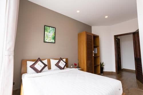 Deluxe Queen Room