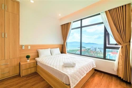 Deluxe Apartment with Partial Sea View