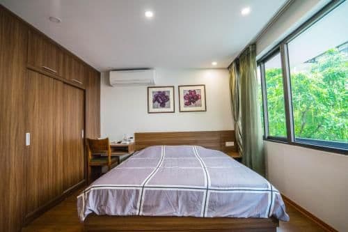Studio Apartment with Window