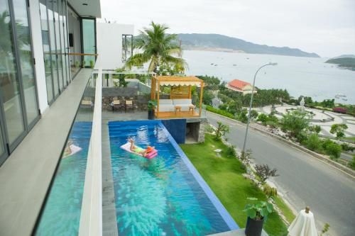 Harbor View Villa0