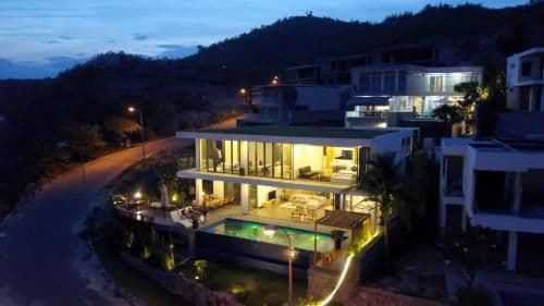 Villa with Sea View