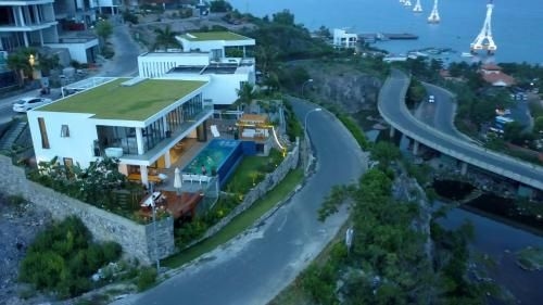 Harbor View Villa1