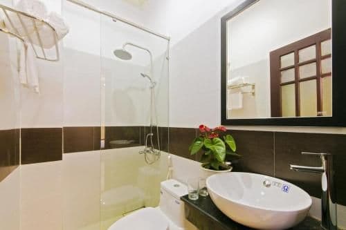 Deluxe Room (2 Adults + 1 Child)