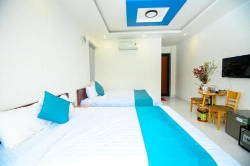 Deluxe Room (2 Adults + 1 Child)