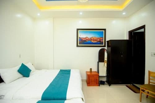 Deluxe Room (2 Adults + 1 Child)